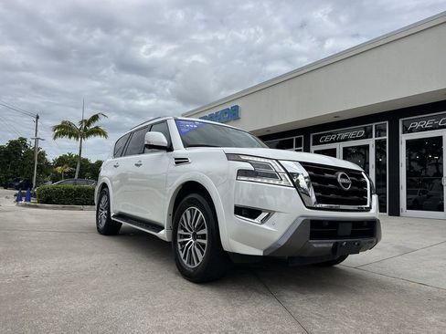 Used 2024 Nissan Armada SL w/ Captain's Chairs Package AWD/4WD image 30