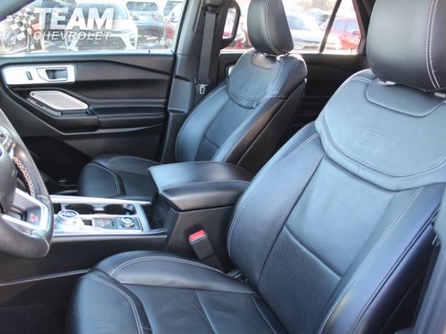 Used 2020 Ford Explorer ST w/ ST Street Pack image 11