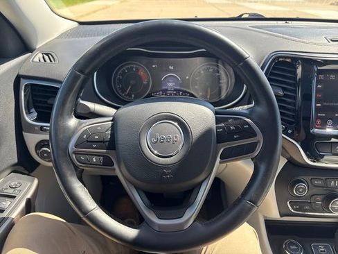 Used 2019 Jeep Cherokee Limited AWD/4WD image 27