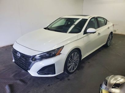 Used 2023 Nissan Altima 2.5 SL