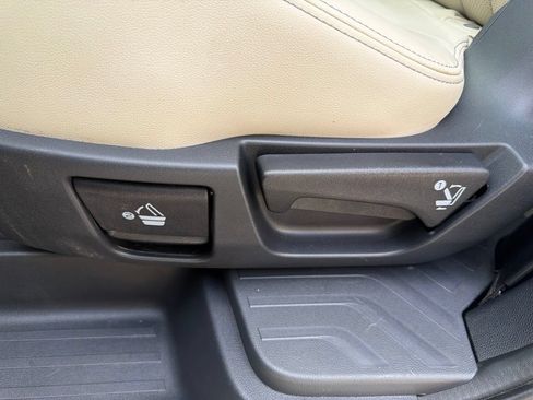 Used 2019 Subaru Ascent Limited AWD/4WD image 46
