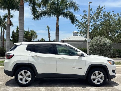Used 2018 Jeep Compass Latitude w/ Popular Equipment Group FWD image 5