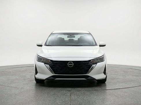 Used 2025 Nissan Sentra S FWD image 2