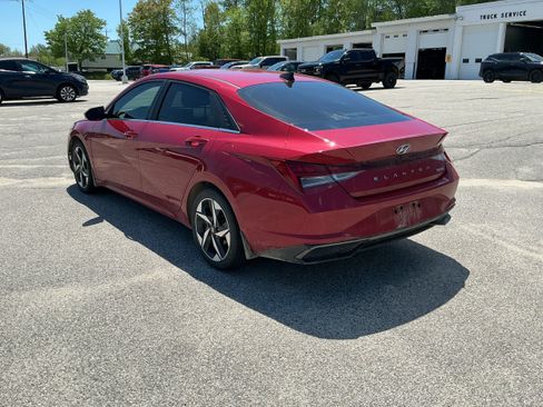 Used 2023 Hyundai Elantra Limited FWD image 3