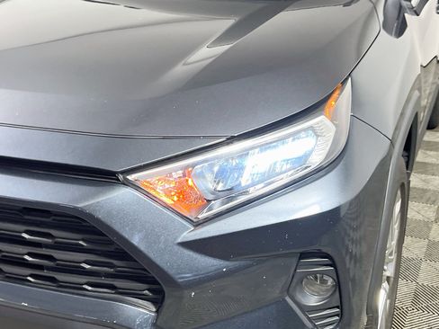 Used 2019 Toyota RAV4 XLE Premium FWD image 12
