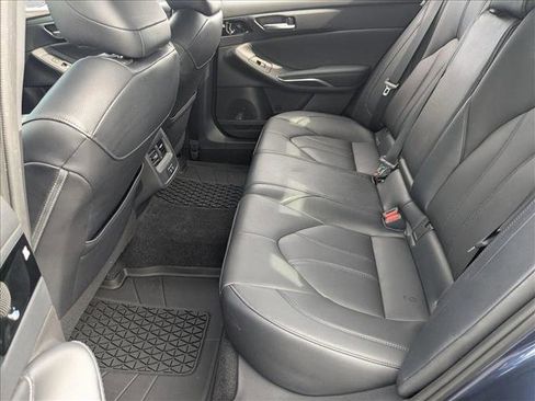 Used 2019 Toyota Avalon XLE image 18