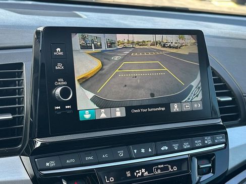 Used 2025 Honda Odyssey Touring image 25