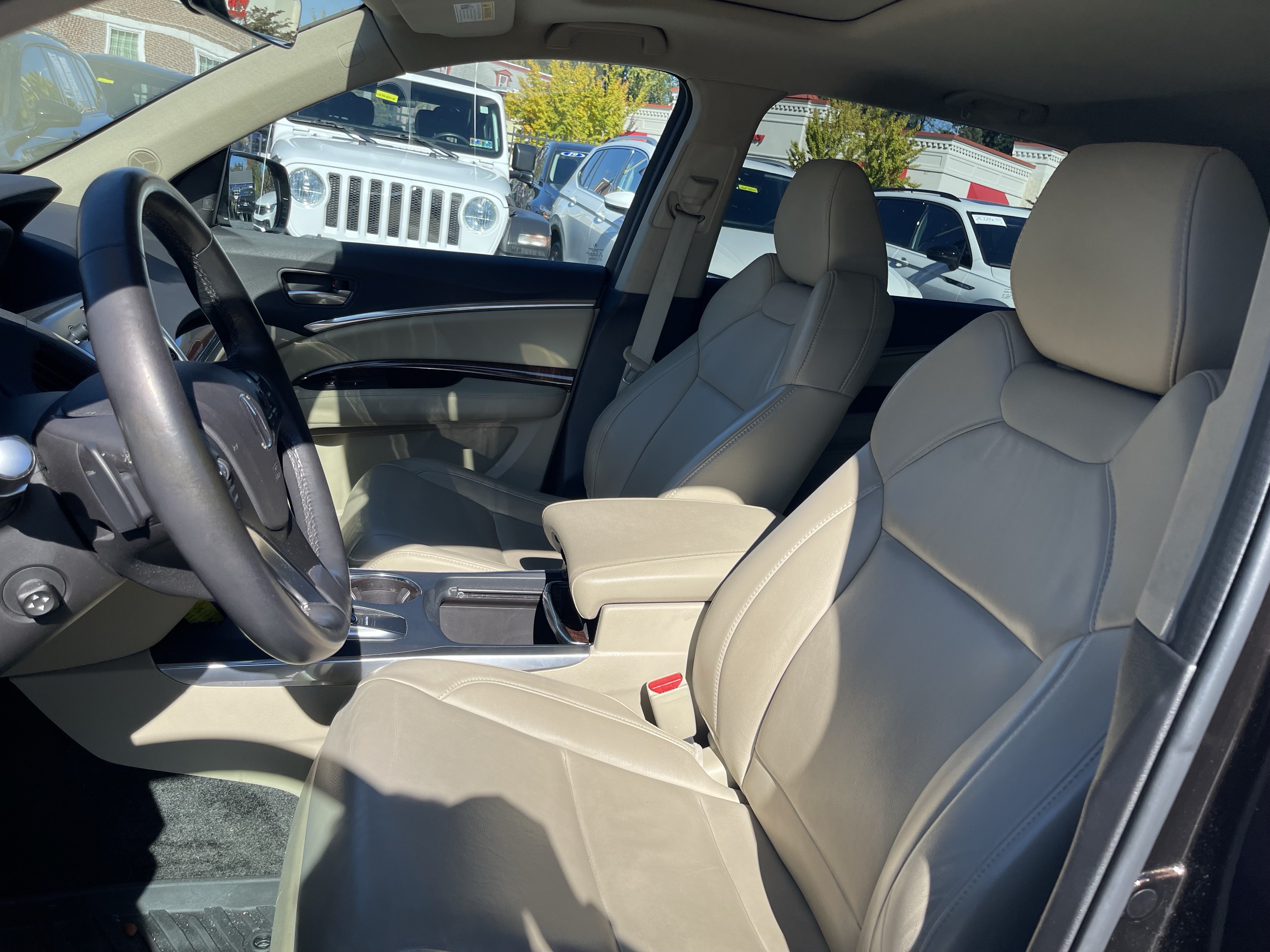Used 2017 Acura MDX w/ Technology Package AWD/4WD image 8