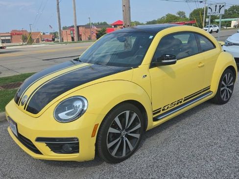 Used 2014 Volkswagen Beetle GSR FWD image 2