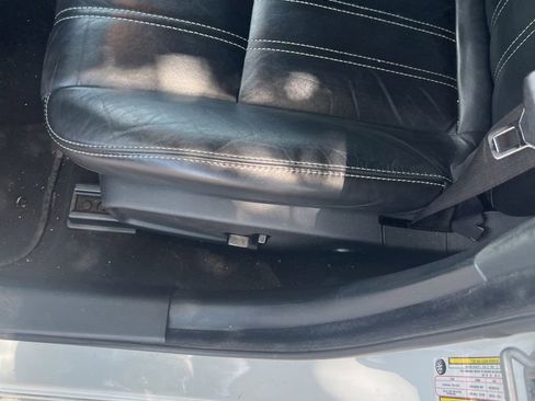 Used 2019 Chrysler 300 S RWD image 9