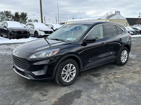 Used 2021 Ford Escape SE w/ Cold Weather Package image 4