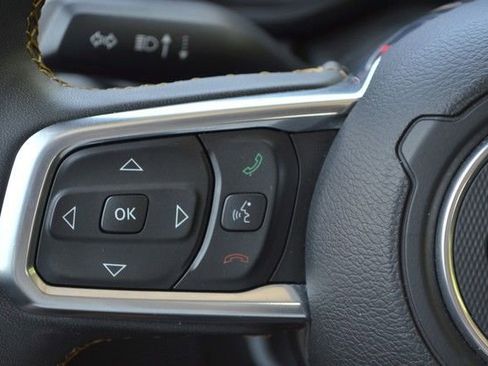 Used 2025 Jeep Wrangler Unlimited Sahara AWD/4WD image 20