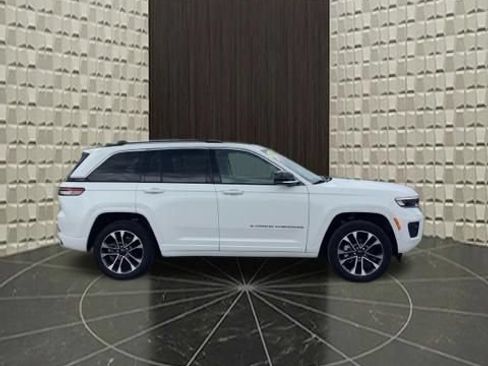 Certified 2023 Jeep Grand Cherokee Overland w/ Luxury Tech Group IV AWD/4WD image 3