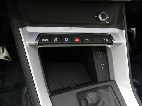 Used 2022 Audi Q3 2.0T Premium AWD/4WD image 17