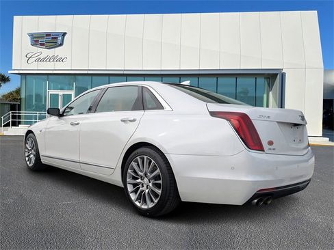 Used 2018 Cadillac CT6 Luxury image 5