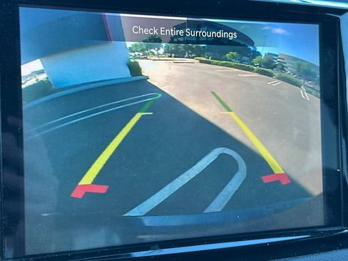 Used 2023 Chrysler Pacifica Touring-L FWD image 26