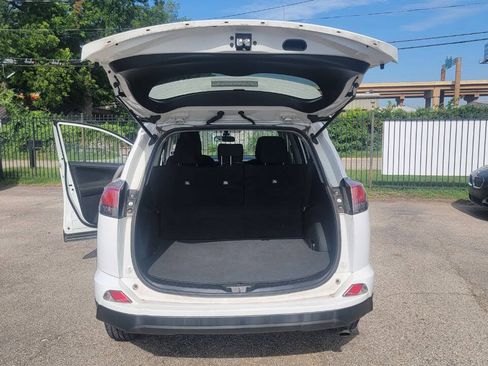 Used 2016 Toyota RAV4 LE FWD image 21
