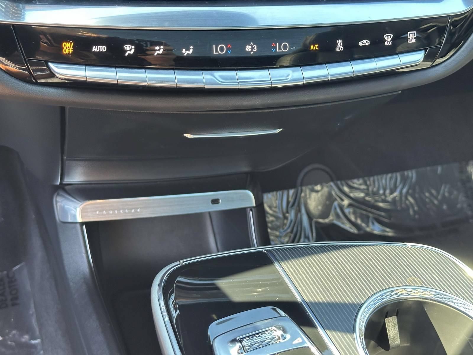 Used 2024 Cadillac Lyriq Luxury AWD/4WD image 12