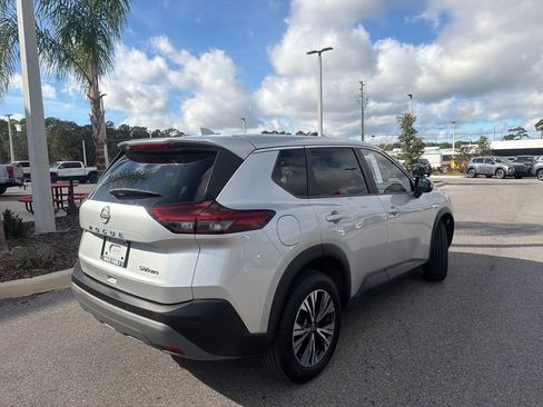 Used 2023 Nissan Rogue SV image 8