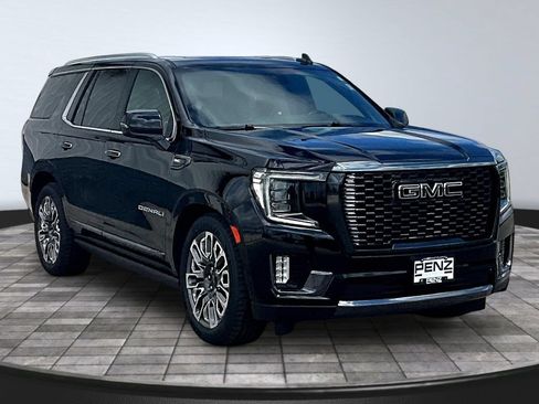 Used 2023 GMC Yukon Denali Ultimate AWD/4WD image 3