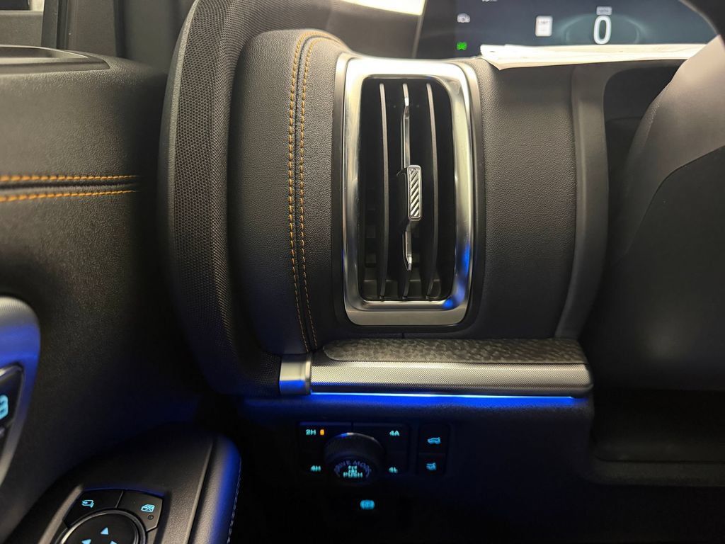 Used 2025 Ford Expedition Tremor AWD/4WD image 32