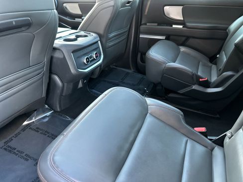 Certified 2025 Ford Expedition Active image 12