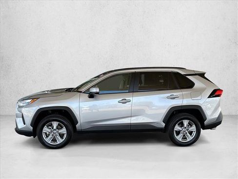 Used 2025 Toyota RAV4 LE AWD/4WD image 2