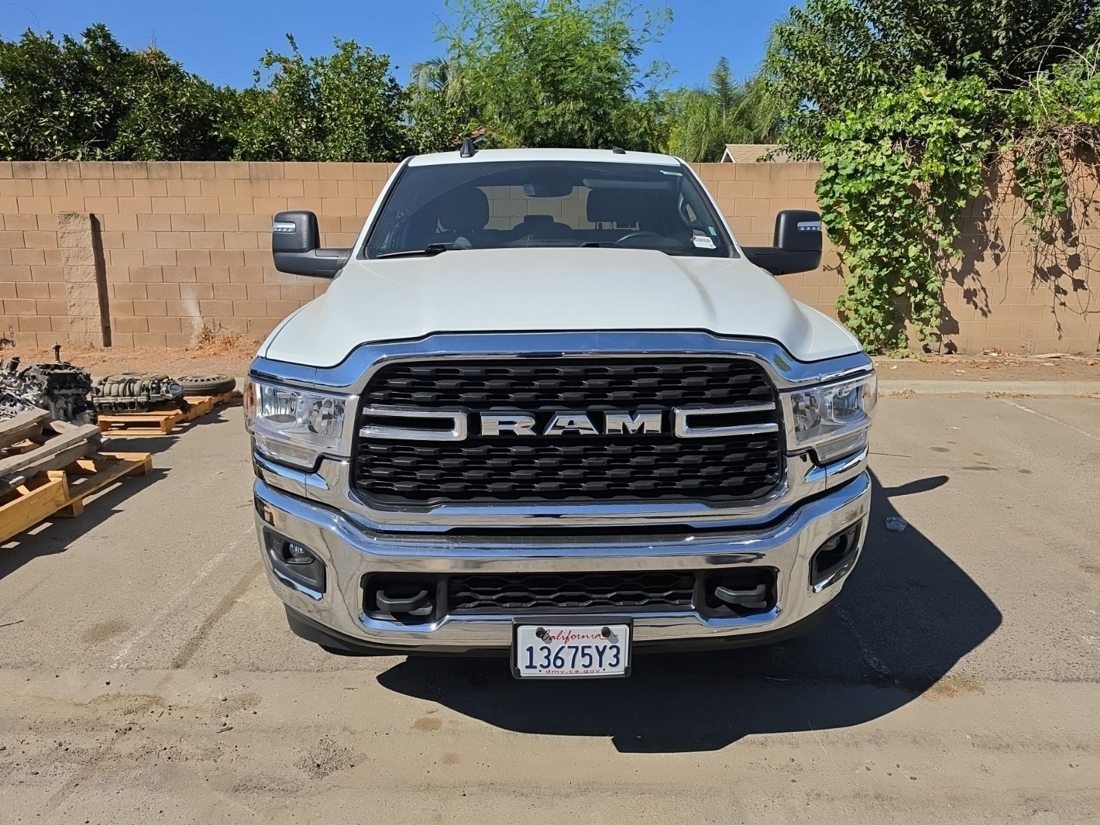 Used 2024 RAM 2500 Big Horn AWD/4WD image 2