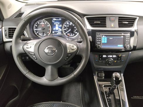 Used 2018 Nissan Sentra SR w/ Technology Package FWD image 22