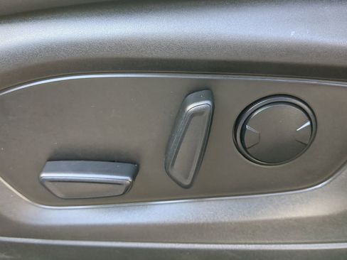 Certified 2021 Ford Explorer XLT w/ Equipment Group 202A image 29