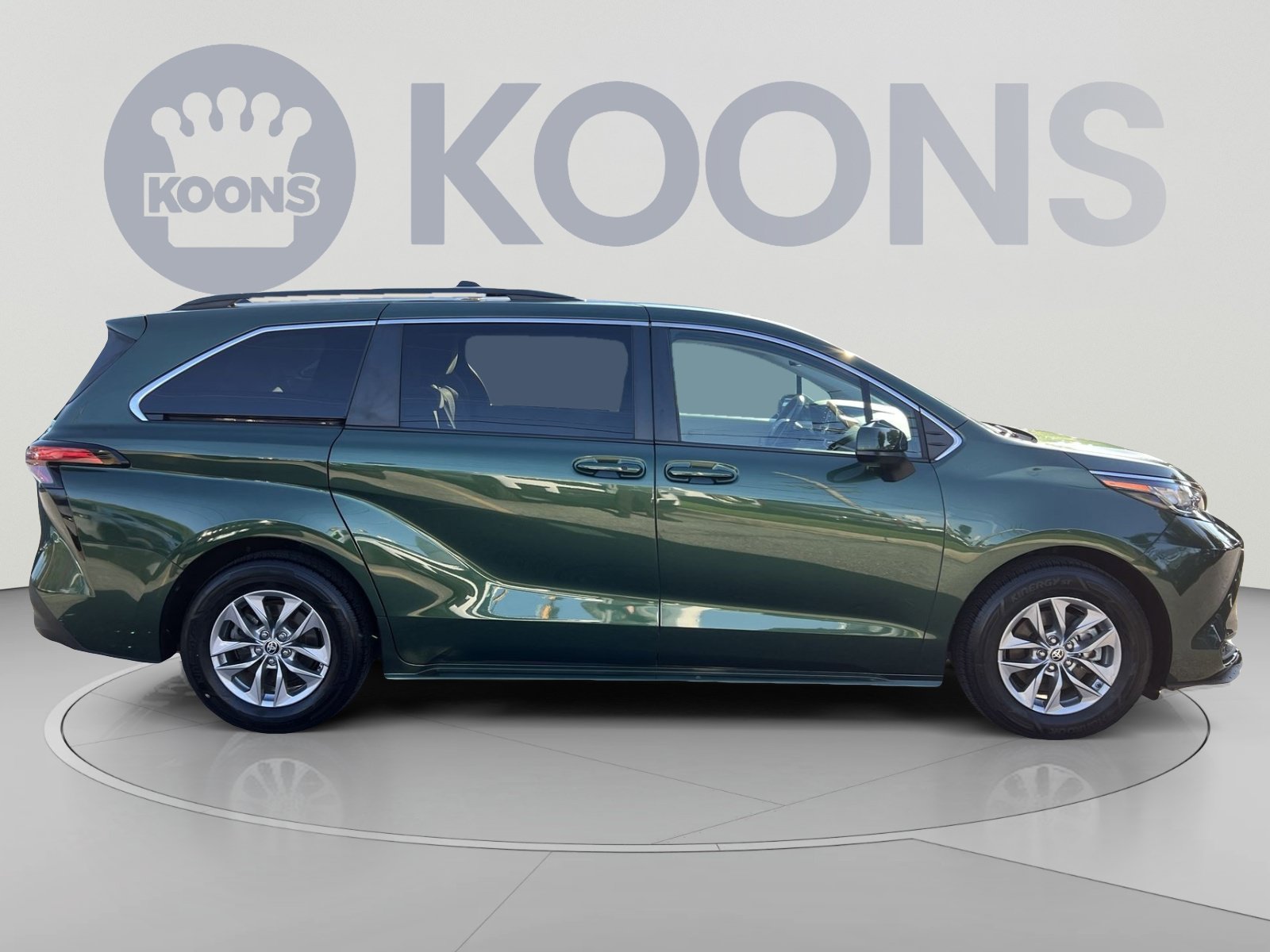 Used 2022 Toyota Sienna LE w/ LE Plus Package AWD/4WD image 8