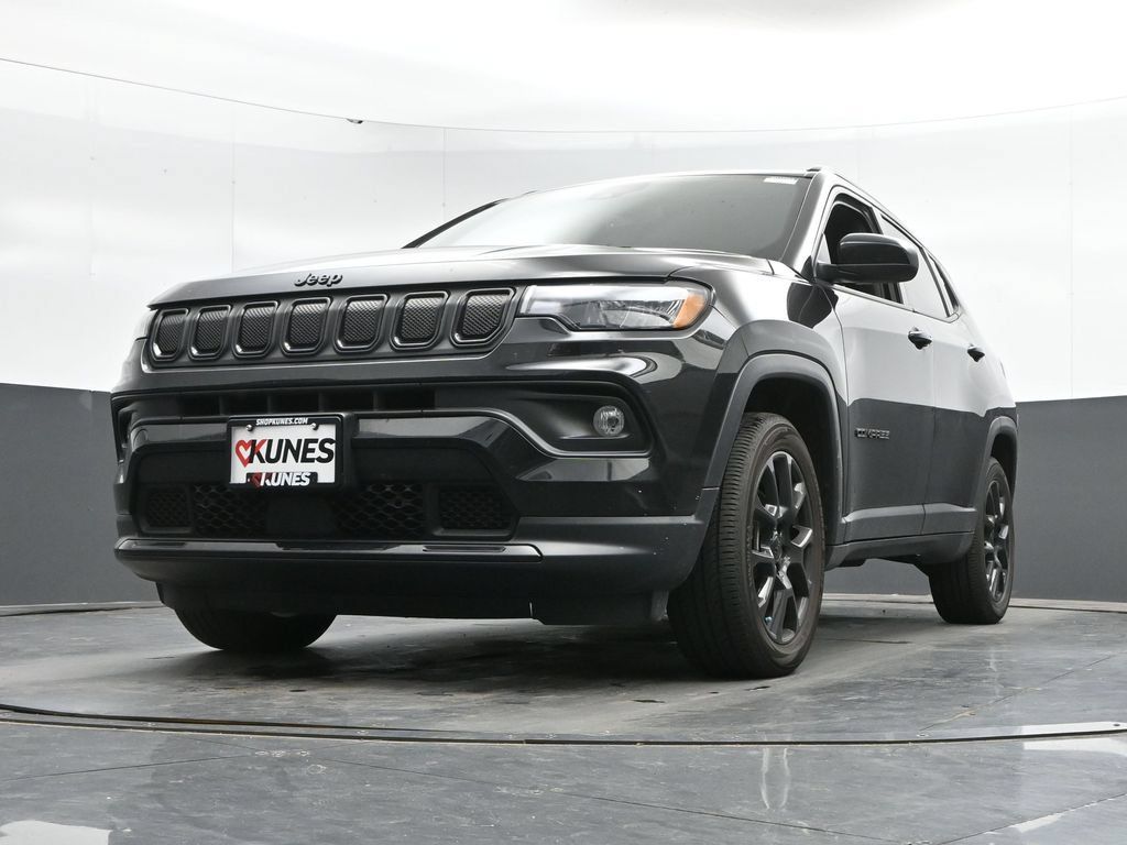 Used 2022 Jeep Compass Latitude w/ Convenience Group AWD/4WD image 42