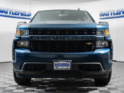 Used 2019 Chevrolet Silverado 1500 Custom w/ Custom Value Package image 2