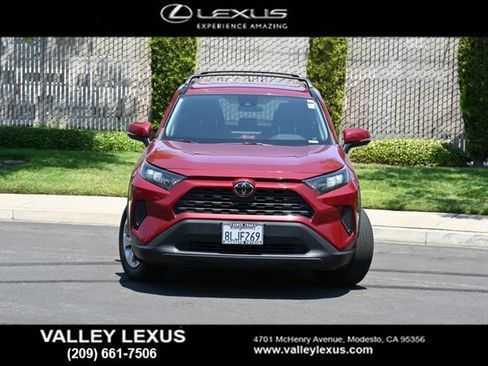 Used 2019 Toyota RAV4 LE w/ Carpet Mat Package FWD image 2