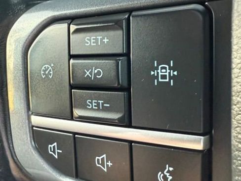 Used 2023 Ford F150 Lariat image 42