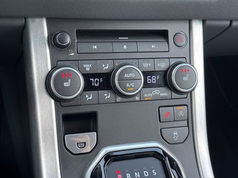 Used 2016 Land Rover Range Rover Evoque SE image 18