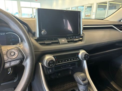 Used 2023 Toyota RAV4 LE image 18