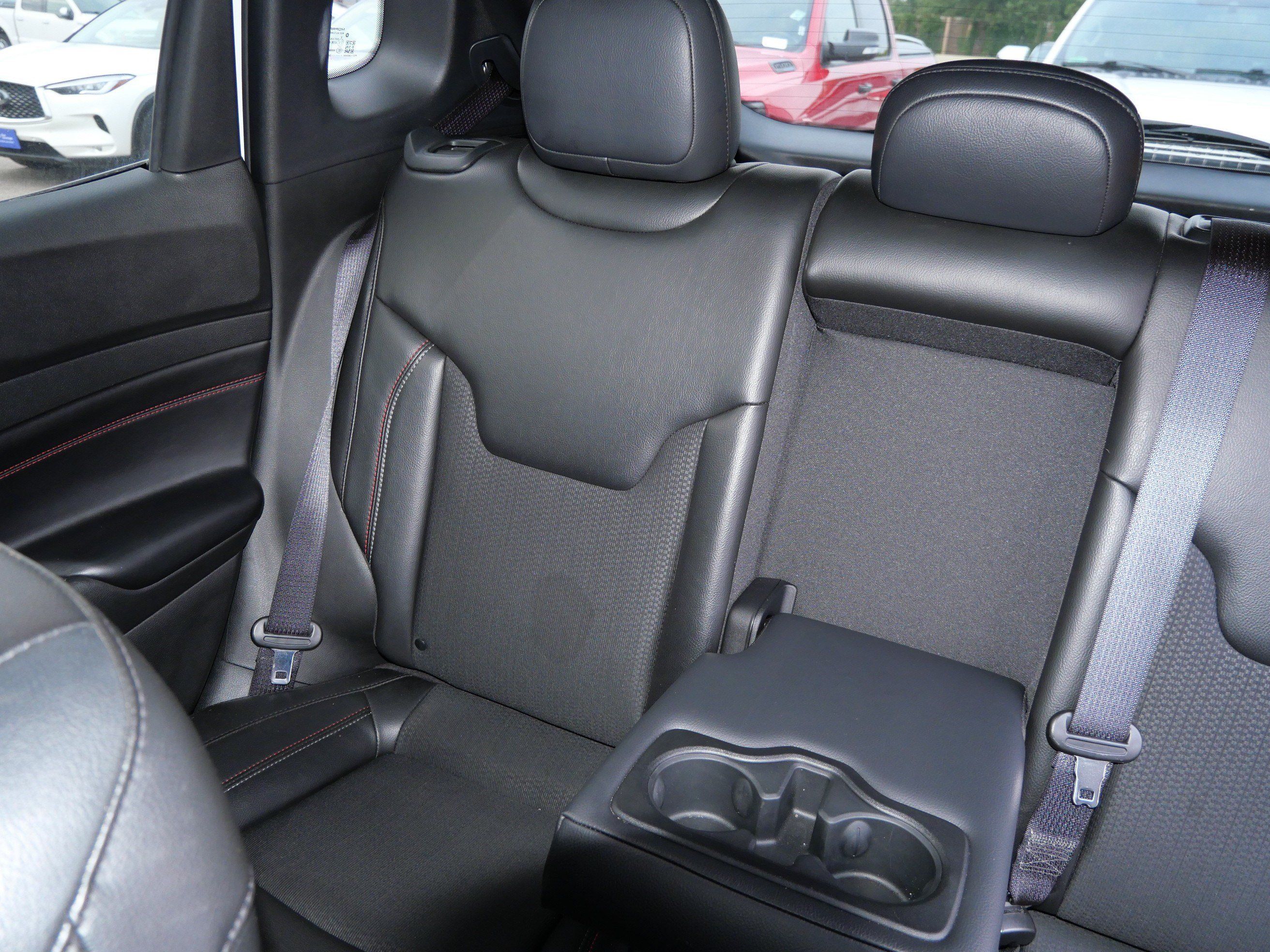 Used 2023 Jeep Compass Trailhawk AWD/4WD image 12