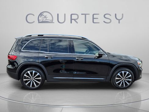 Used 2023 Mercedes-Benz GLB 250 image 8