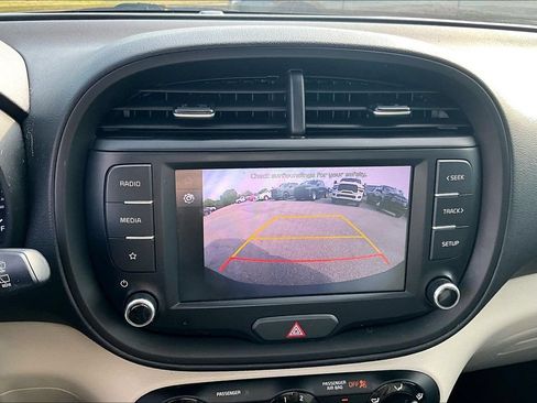 Used 2022 Kia Soul LX FWD image 21