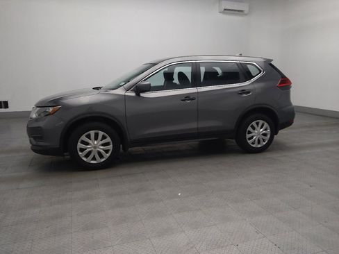 Used 2017 Nissan Rogue S AWD/4WD image 2