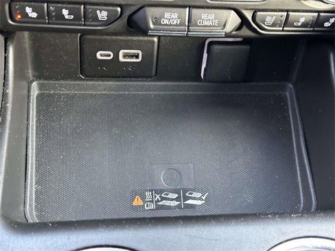 Certified 2023 Chevrolet Suburban Premier image 28