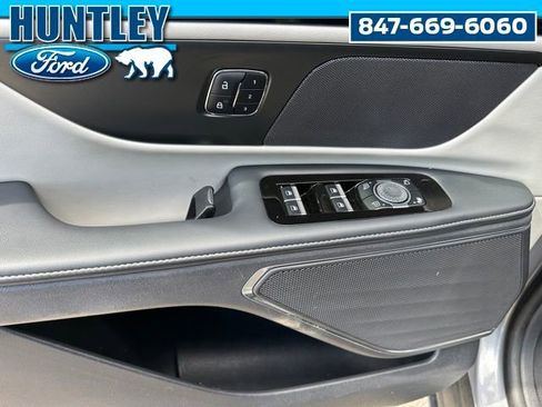 Used 2024 Lincoln Nautilus Reserve AWD/4WD image 19