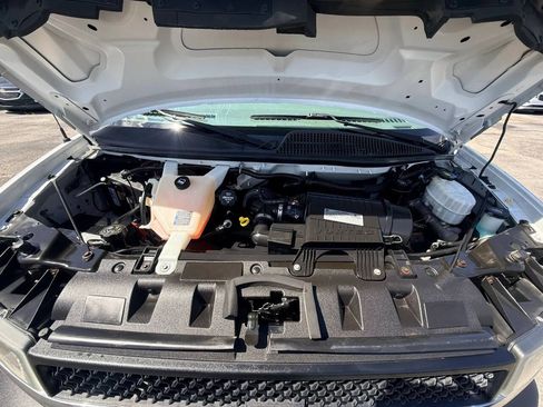 Used 2018 Chevrolet Express 2500 w/ Driver Convenience Package RWD image 7