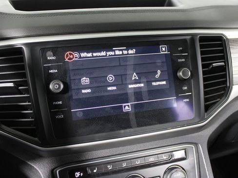 Used 2021 Volkswagen Atlas Cross Sport SE w/ Panoramic Sunroof Package image 28