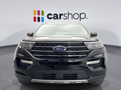 Used 2023 Ford Explorer XLT w/ Equipment Group 202A AWD/4WD image 8