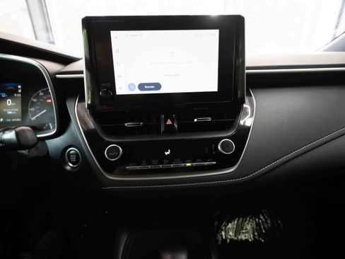 Used 2024 Toyota Corolla SE image 17