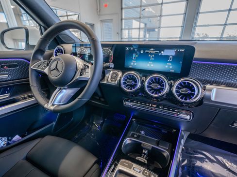 New 2026 Mercedes-Benz GLB 250 4MATIC image 19