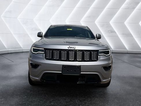 Used 2020 Jeep Grand Cherokee Altitude AWD/4WD image 2