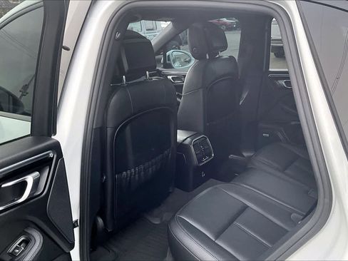 Used 2020 Porsche Macan S image 12